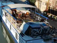 Peniche Hotel Charter barge